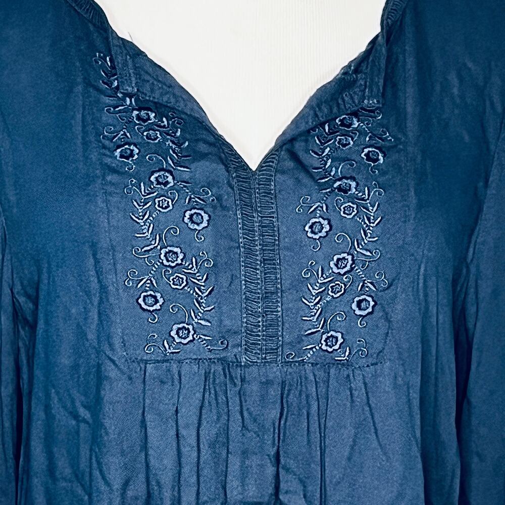 CJ Banks Navy Embroidered Long Sleeve Plus Size Top New X - Picture 3 of 6